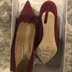 Manolo Burgundy suede never worn 39.5